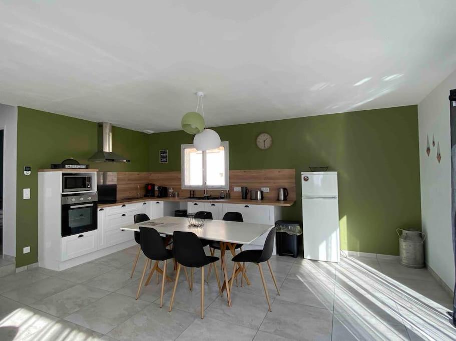 Au Moryllon Villa Lompnas Buitenkant foto