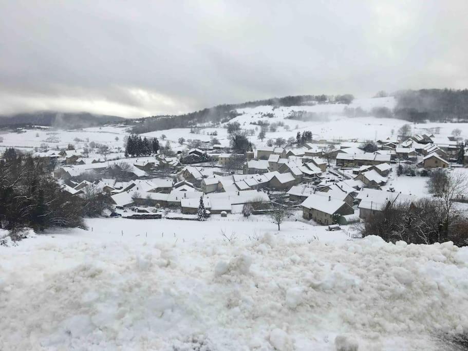 Au Moryllon Villa Lompnas Buitenkant foto