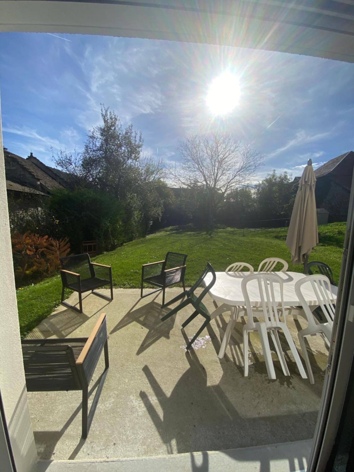 Au Moryllon Villa Lompnas Buitenkant foto